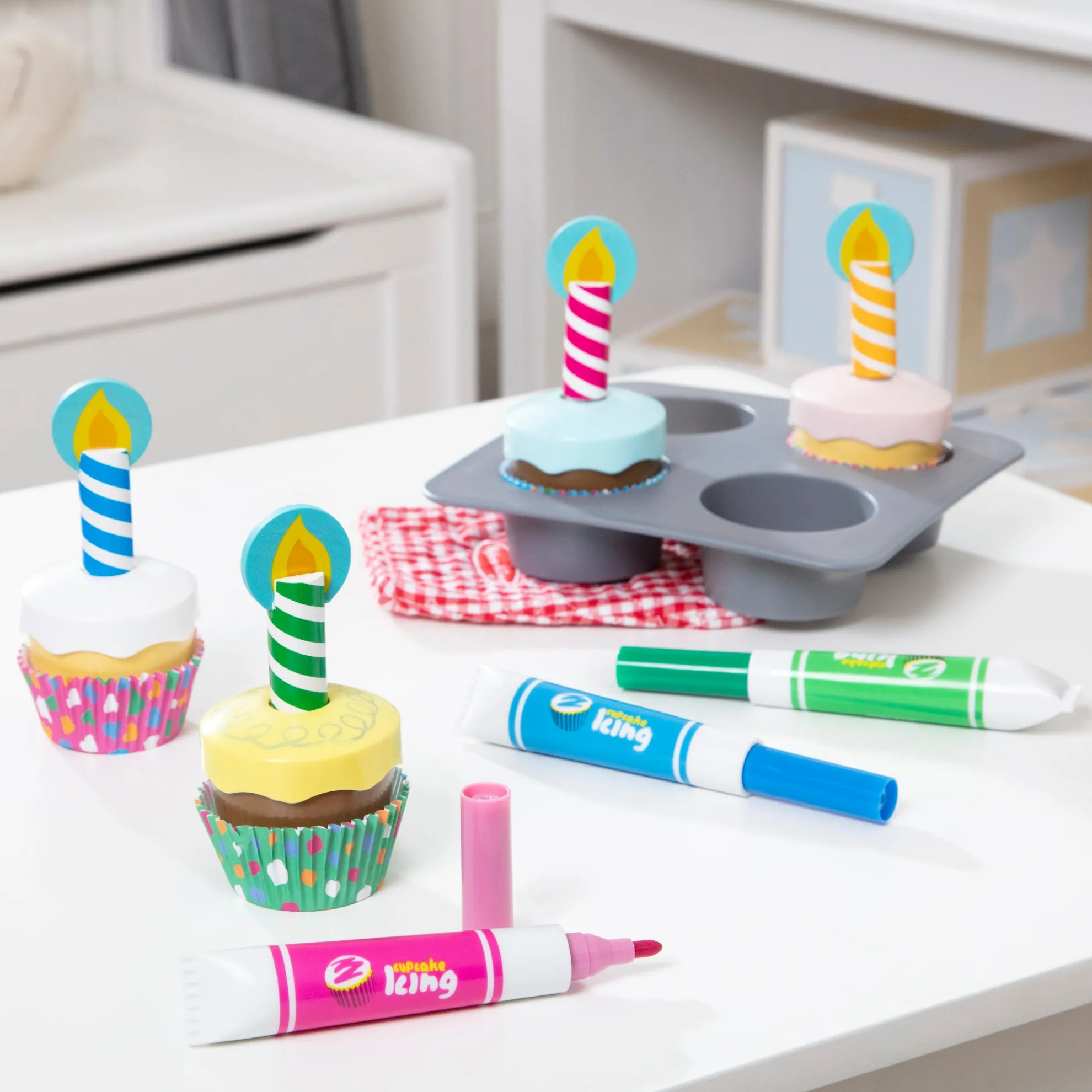 Bake & Decorate Wooden Cupcake Play Set